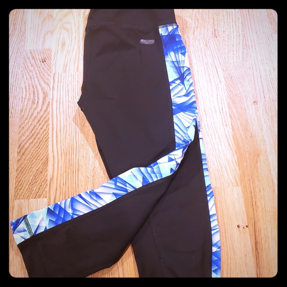 Black mid calf yoga pants